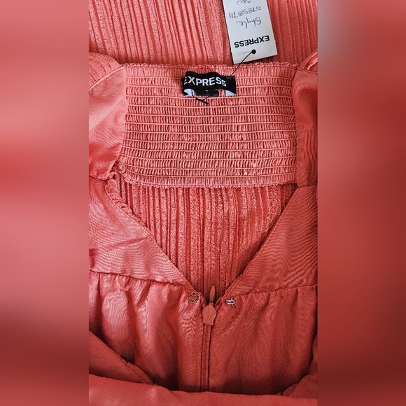 NWT Express Pleated Twisted Halter Neck Midi Dress in Apricot Orange Size Small - Picture 10 of 12